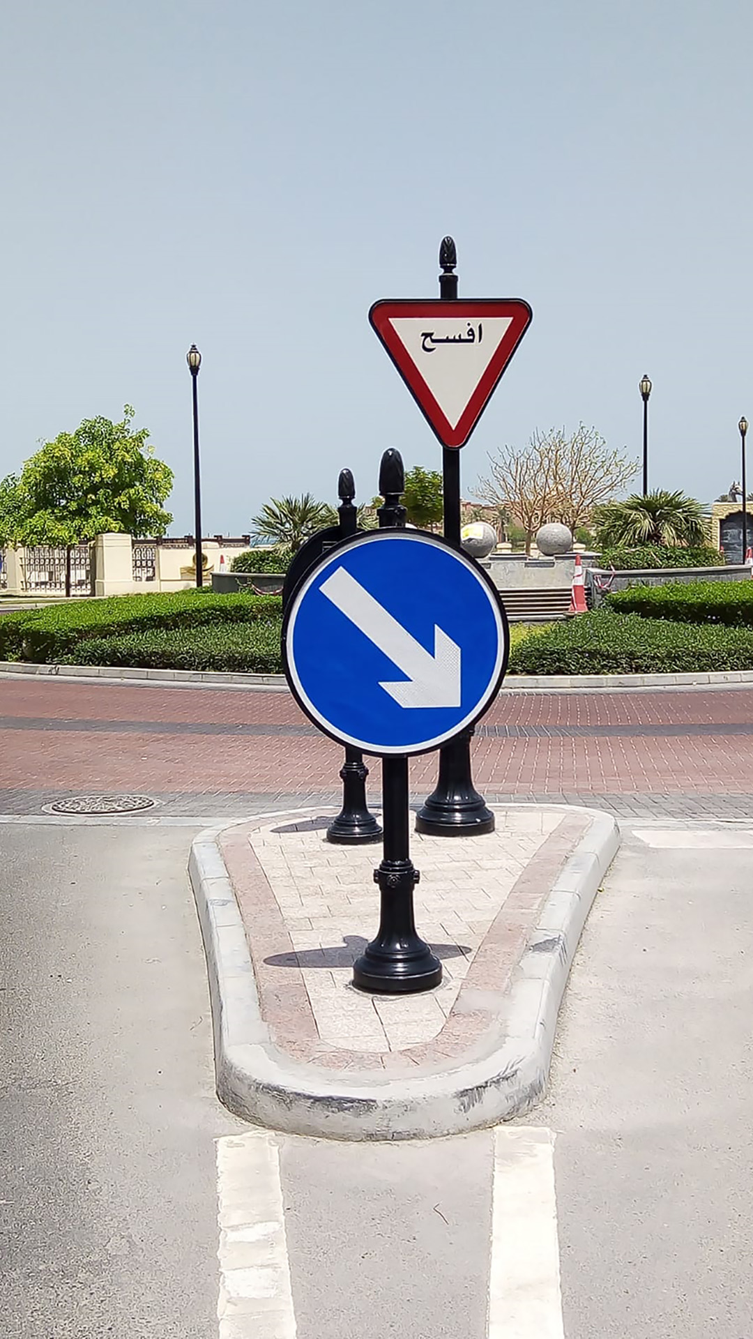Directional Traffic Signage at The Pearl by ME Visual